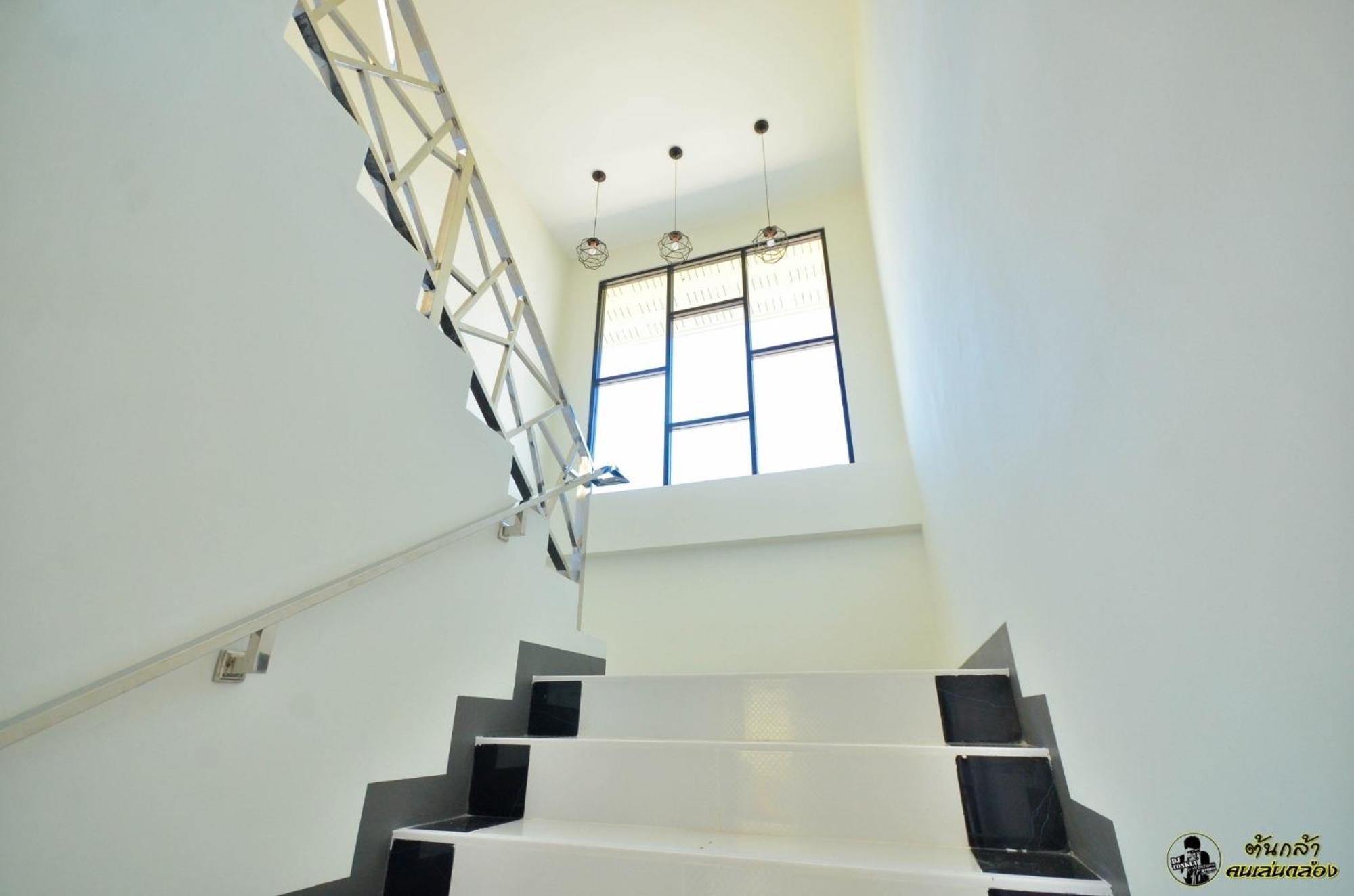 แอ่ว-ดีld Hotel&Residences Ngao Exterior foto